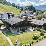 With 2 In Kirchberg Apartman
